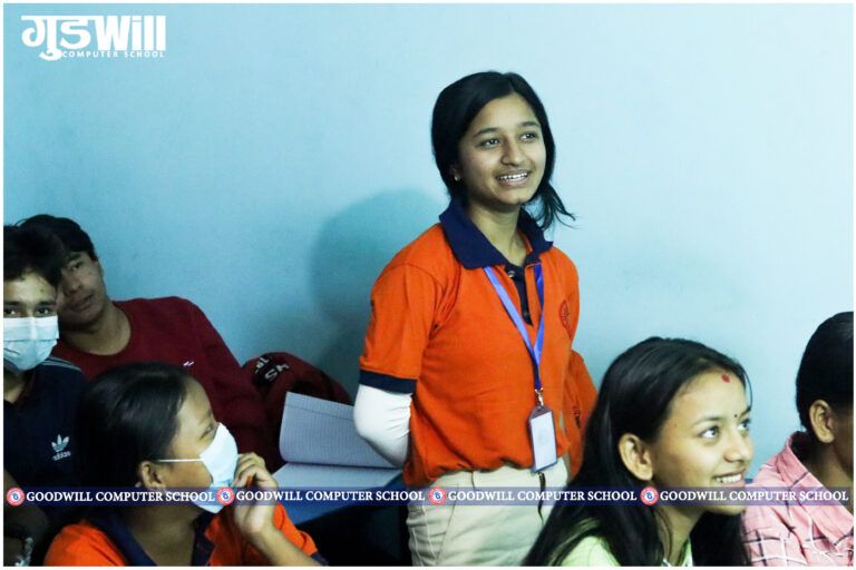 Define the History of computer and write advantage and disadvantage of computer.